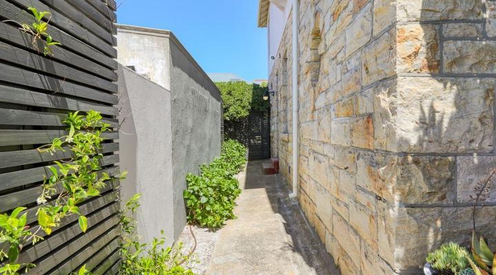 Contemporary Cottage