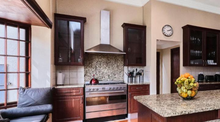 Rose Road Manor - Houghton Estate