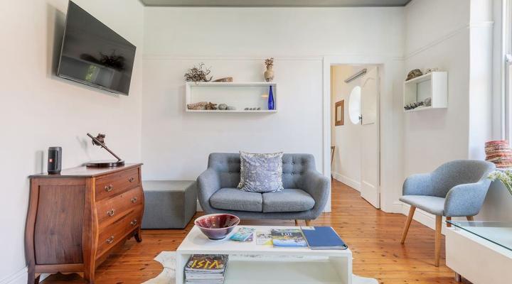 Contemporary Cottage