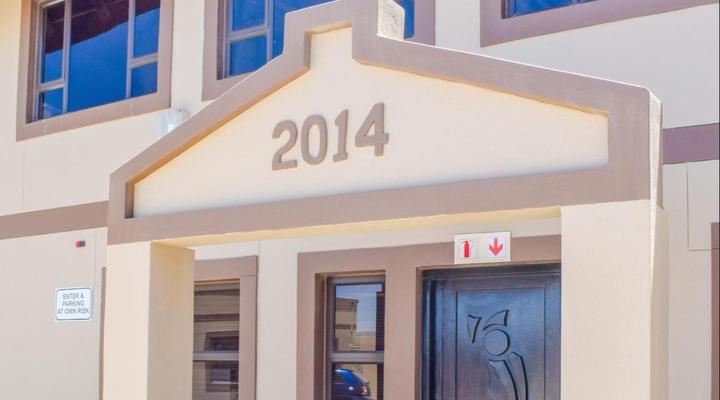 La Coastal Guesthouse