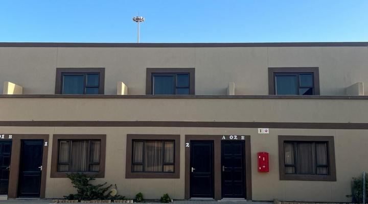 La Coastal Guesthouse