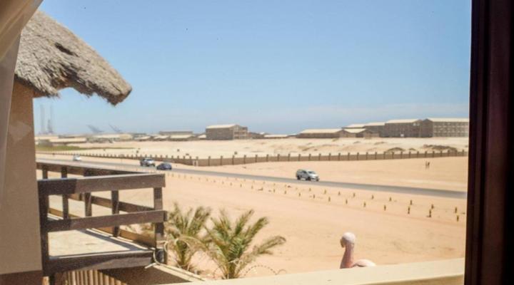 La Coastal Guesthouse