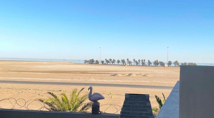 La Coastal Guesthouse