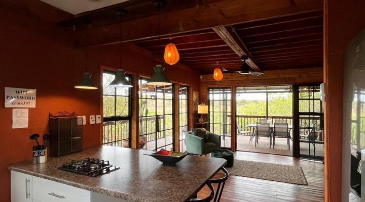 Croc's Nest Bush Lodge