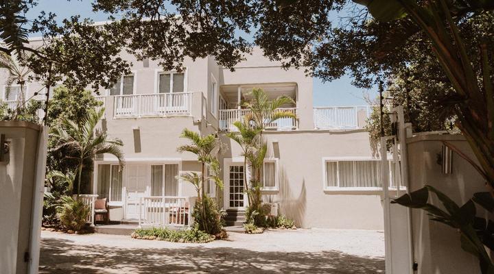 Caza Beach Guesthouse