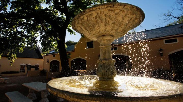 De Leeuwenhof Estate