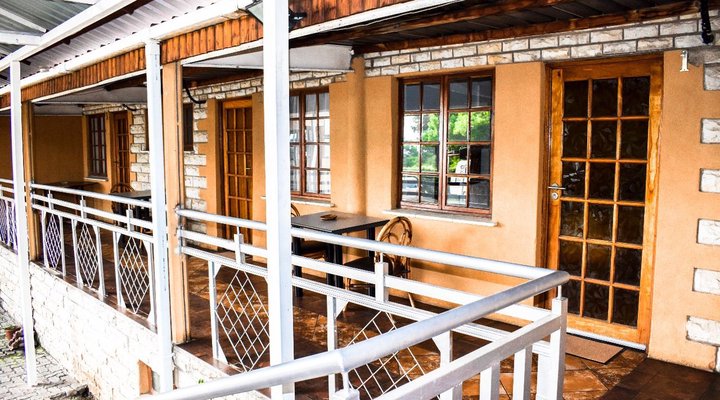 J&E Cyaara Guest House