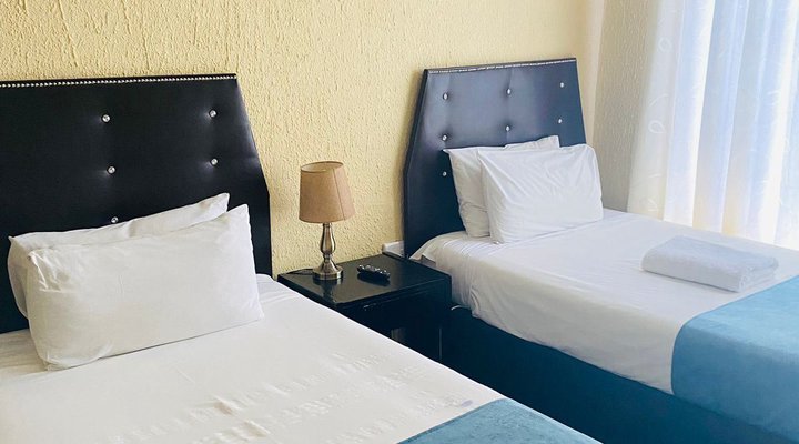 J&E Cyaara Guest House