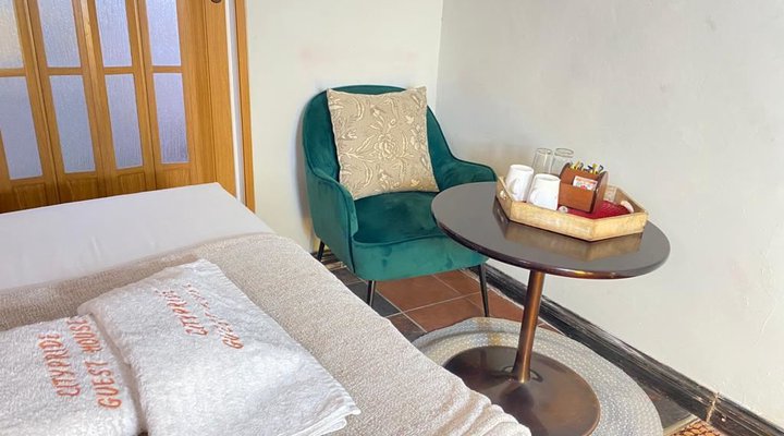 J&E Cyaara Guest House