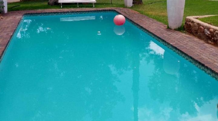 Whitehouse Guest Lodge