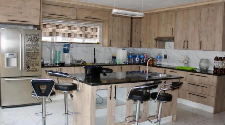 Whitehouse Guest Lodge