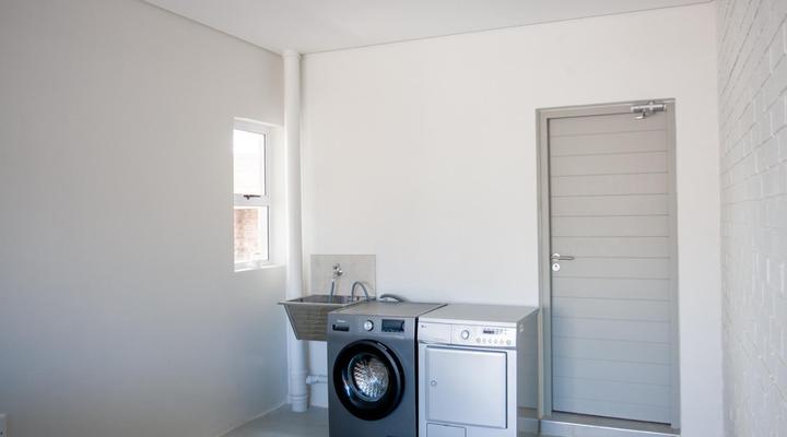 1 on York - Townhouse 54