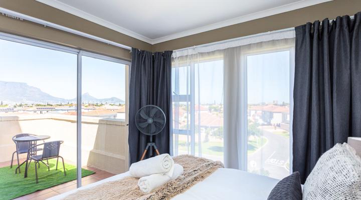 Villa Italia 933 by CTHA