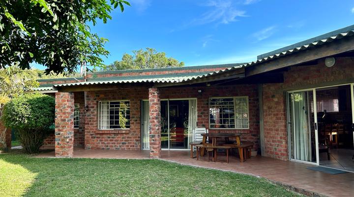 Dreamers Villa at Bushmans
