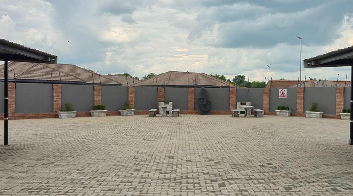 La Rochelle Studio Apartments by Heybert