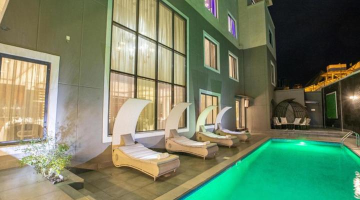 Tripod By Pedestal Hotel