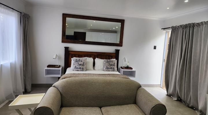 9 La Roche Self Catering 