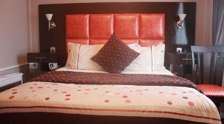 Mazidlekhaya Guest House