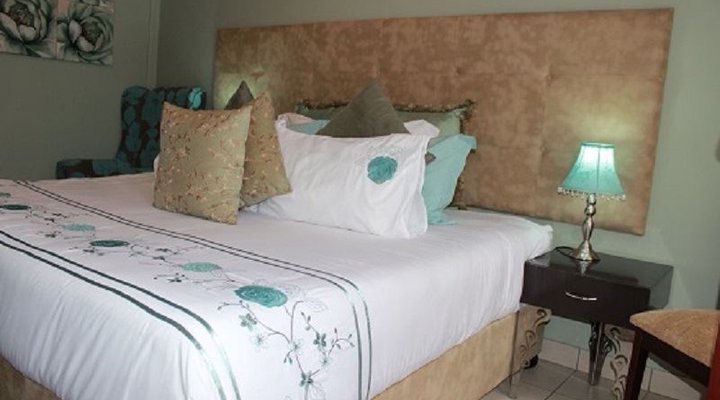 Mazidlekhaya Guest House