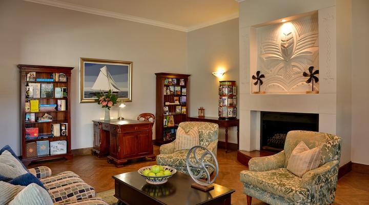 Courtyard Hotel Gqeberha