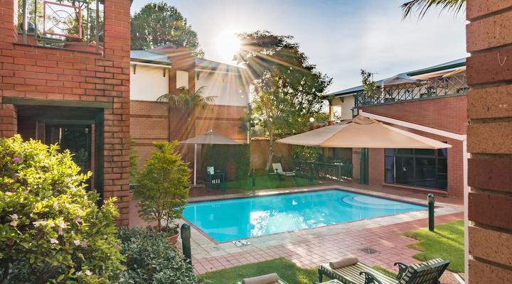 Courtyard Hotel Rosebank