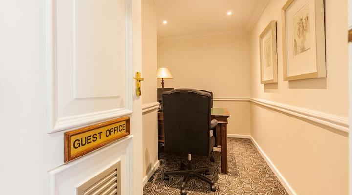 Courtyard Hotel Rosebank