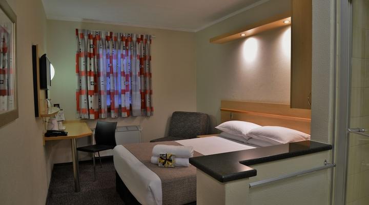 Road Lodge Carnival City