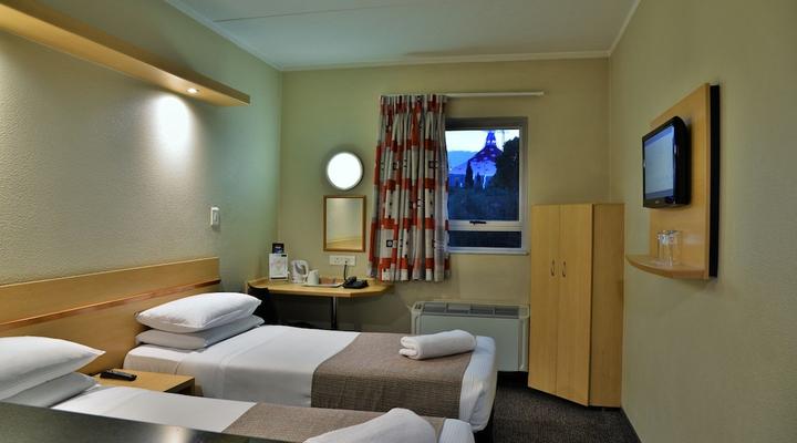 Road Lodge Carnival City