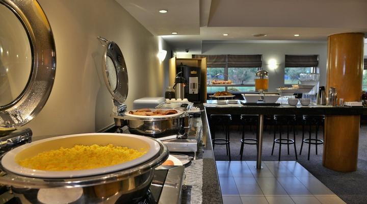 Road Lodge Carnival City