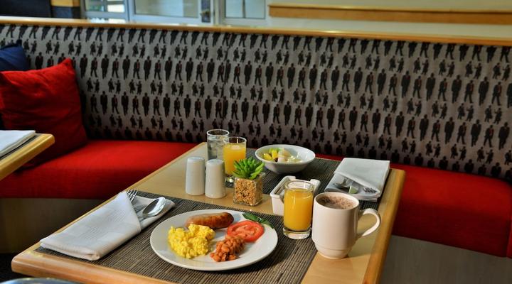 Road Lodge Carnival City