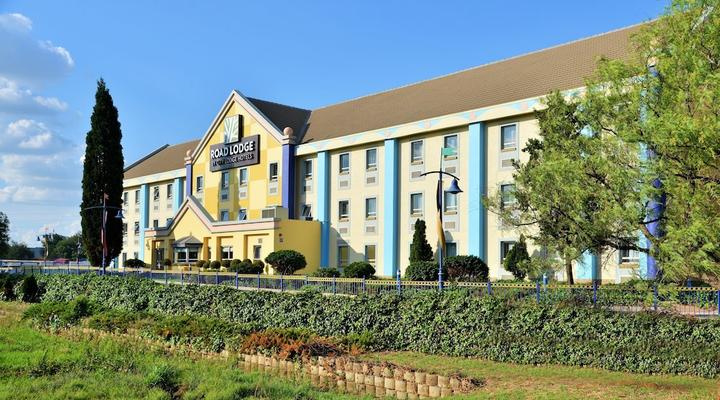 Road Lodge Carnival City