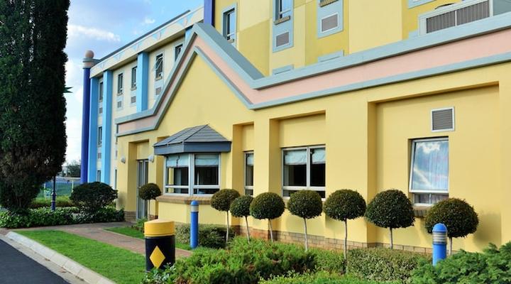 Road Lodge Carnival City