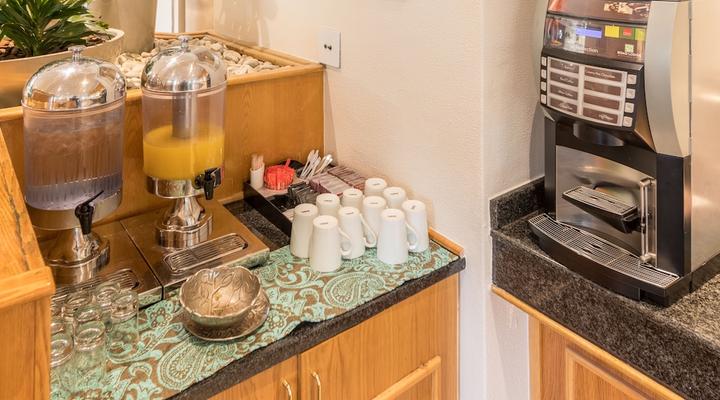 Road Lodge Isando, Shelton Avenue