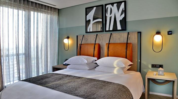 Courtyard Hotel Waterfall City