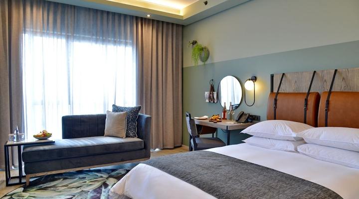 Courtyard Hotel Waterfall City