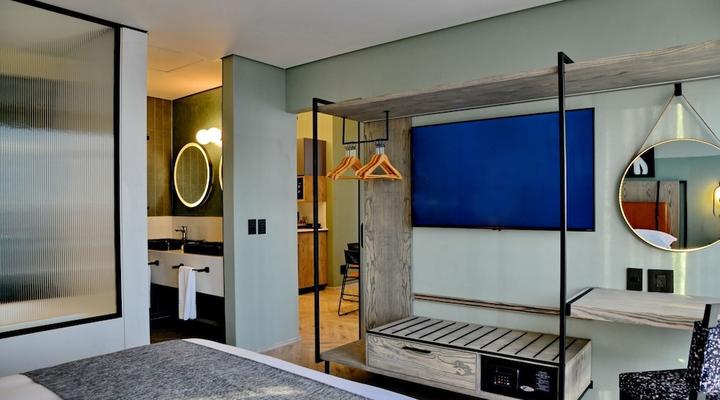 Courtyard Hotel Waterfall City