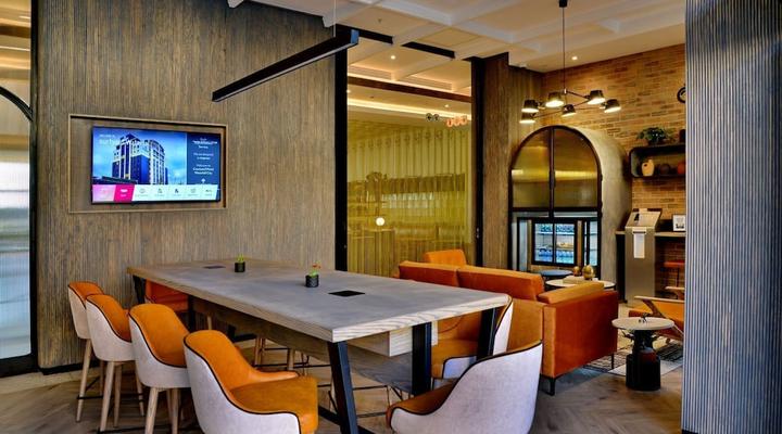 Courtyard Hotel Waterfall City