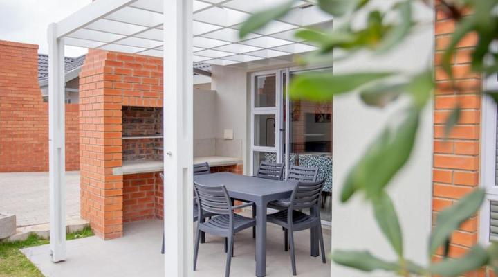 1 on York - Townhouse 67