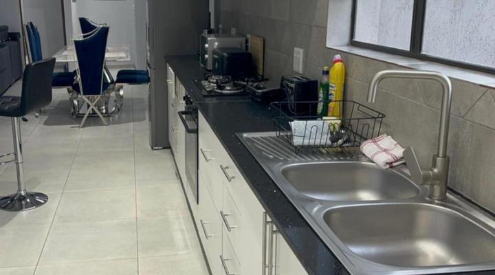 Royal On Olifant Drive