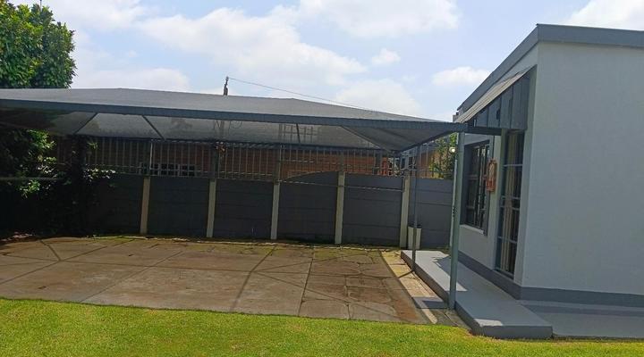 Emtonjeni Guest House