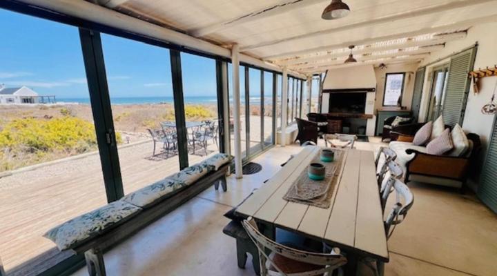 Bamboesbaai Beach House