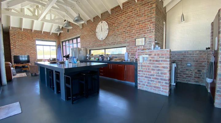 Bella Capensis & Stoepsit - Yzerfontein