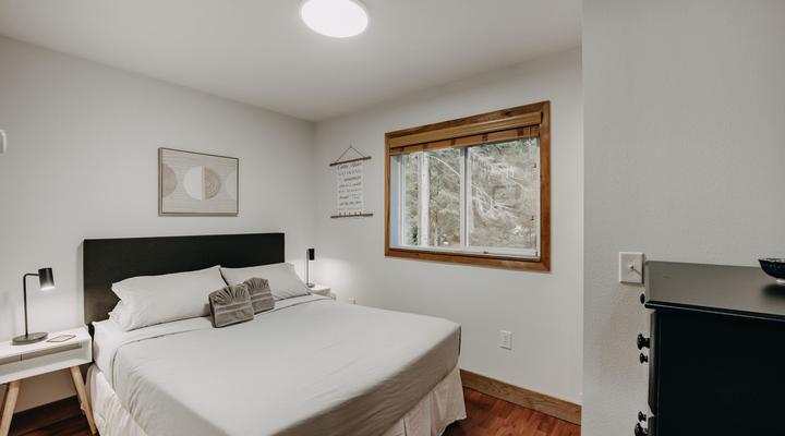 #24 Mt Baker Rim Cabin