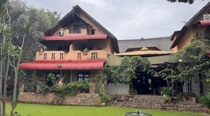 River House Guest Lodge