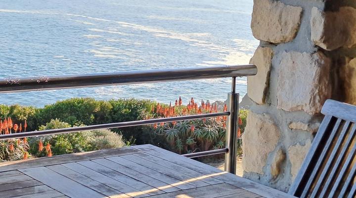 Kleinzee Oceanfront Guest House