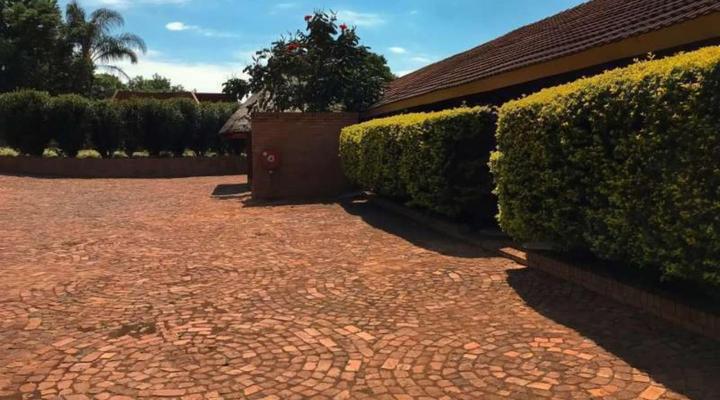 The Red Oak Guesthouse