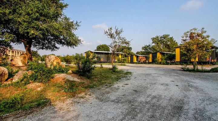 SleepOver Phabeni Gate