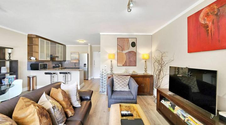 907 Quayside Apartment