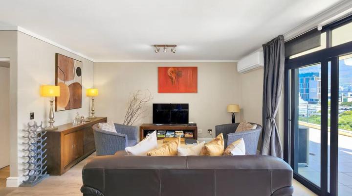 907 Quayside Apartment