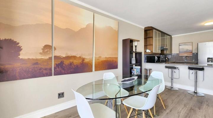 907 Quayside Apartment